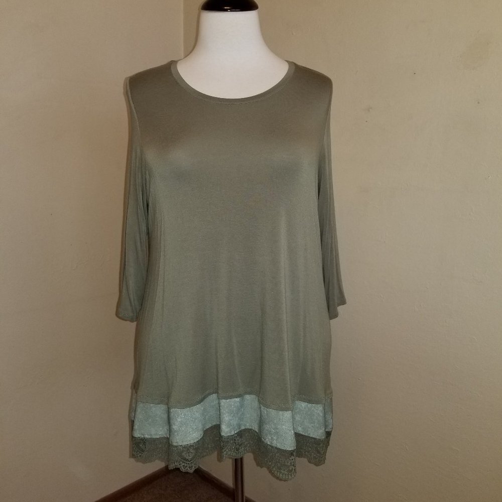 LOGO Tiered 3/4 Sleeve Top w/ Lace and Chiffon